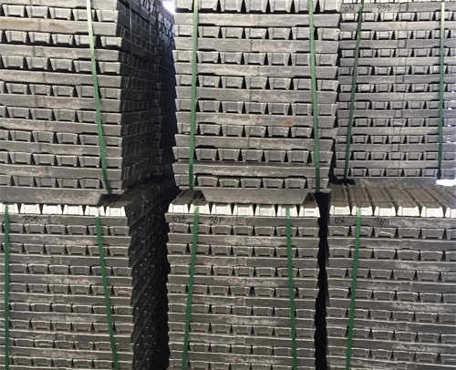 合金鋁錠生產(chǎn)廠家：鋁錠存儲(chǔ)中需要注意的兩大問題